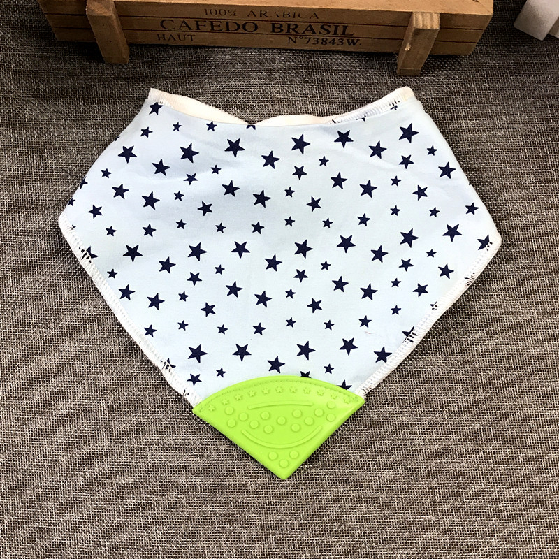 Pamut baba etető kendő, háromszög alakú, nedvszívó, harapás-zsebbel, 0-6 év