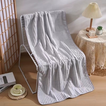Ručník za kupanje od koralnog pliša, 70×140 cm, debeli, upijajući, bez dlačica