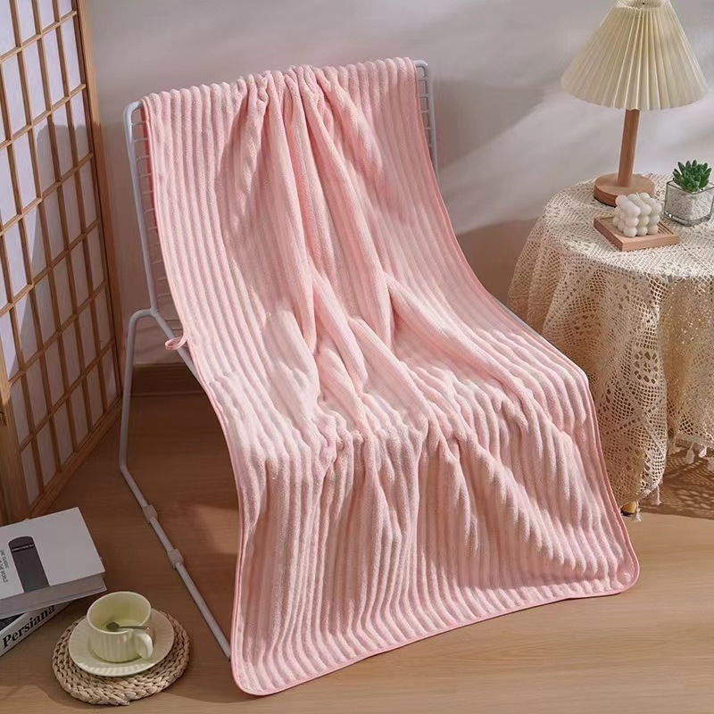 Ručník za kupanje od koralnog pliša, 70×140 cm, debeli, upijajući, bez dlačica