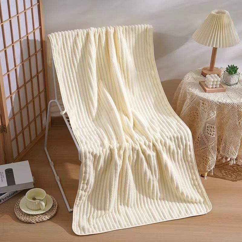 Ručník za kupanje od koralnog pliša, 70×140 cm, debeli, upijajući, bez dlačica