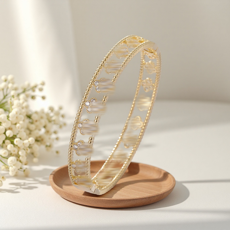 Brățară cu trifoi cu patru foi, margine cu mărgele și design gol, cu diamant, Jin Huiteng, 19 g (Material: Cupru; Brand: Jin Huiteng; Procesare: Diamant; Greutate: 19 g)