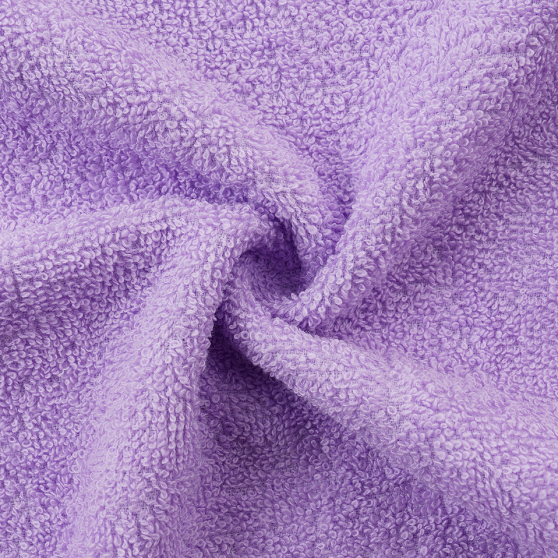 Dječji ručnik od pamuka, mekan i upijajući, s izvezenim crtanim štenetom, 16s konac