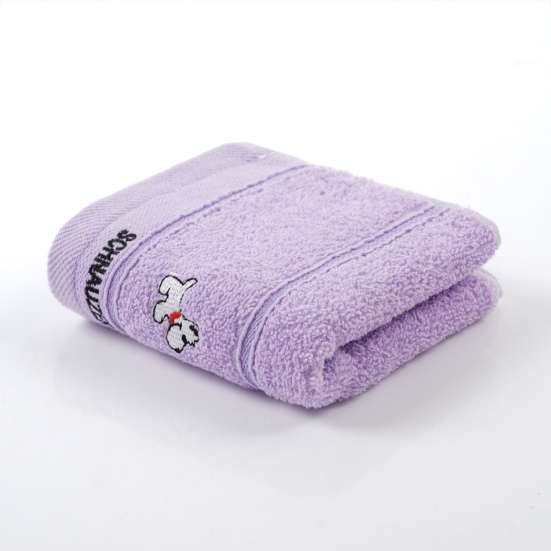 Dječji ručnik od pamuka, mekan i upijajući, s izvezenim crtanim štenetom, 16s konac