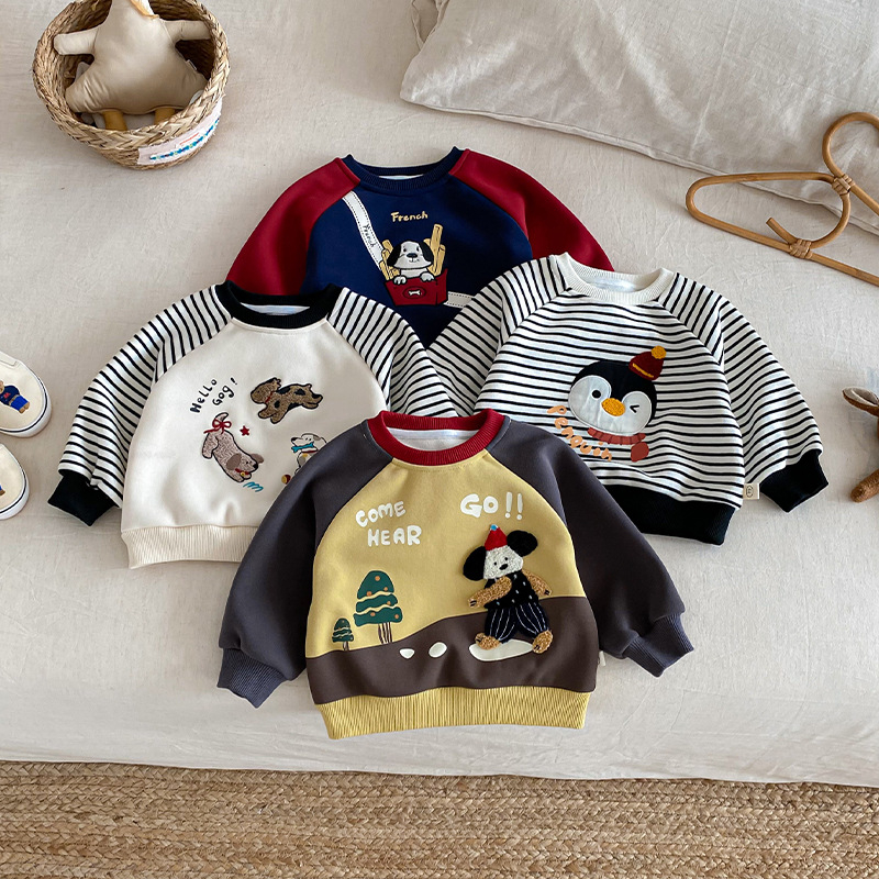 Dječji fleece pulover s brodom, prugasti dizajn, materijal pamuk-poliester s brušenim završnim slojem, debela tkanina za toplinu, dugi rukavi, za djecu od 3 do 8 godina.