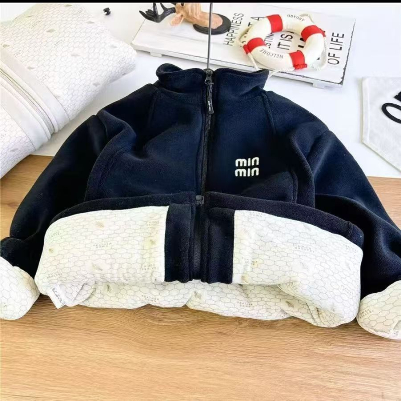 Dječje zimsko jakna u korejskom stilu, prešivana za toplinu, zatvarač, stojeći ovratnik, dugi rukavi, bez kapuljače; za djecu 8+ godina (visina 140 cm i više); vanjski materijal: poliester, podstava: poliester.