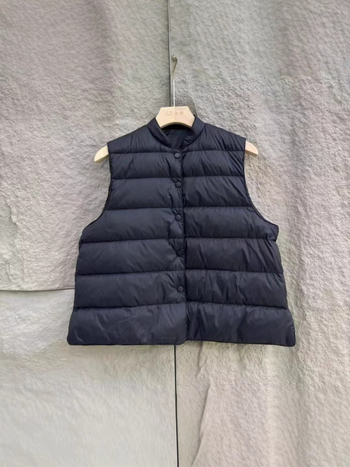 Lagani ženski down vest sa stojećim ovratnikom, kratka, jesen-zima 2025, bez rukava, bijelo patkino perje