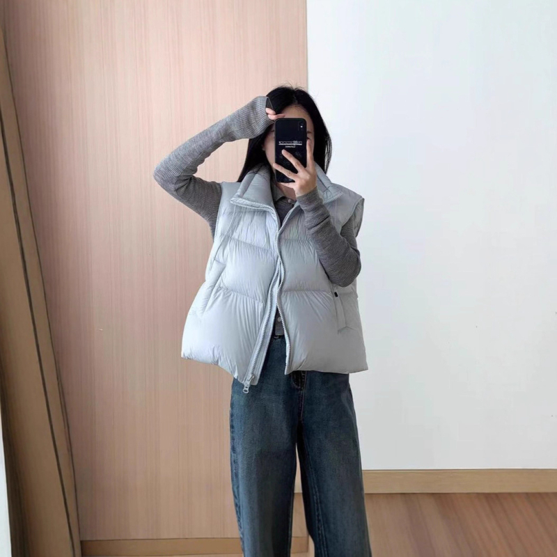 Ženska down vesta, slobodan kroj, stojeći ovratnik i zatvarač, perje bijele patke 86-90%, vanjski materijal od poliestera, zima 2025, casual korejsko-japanski stil