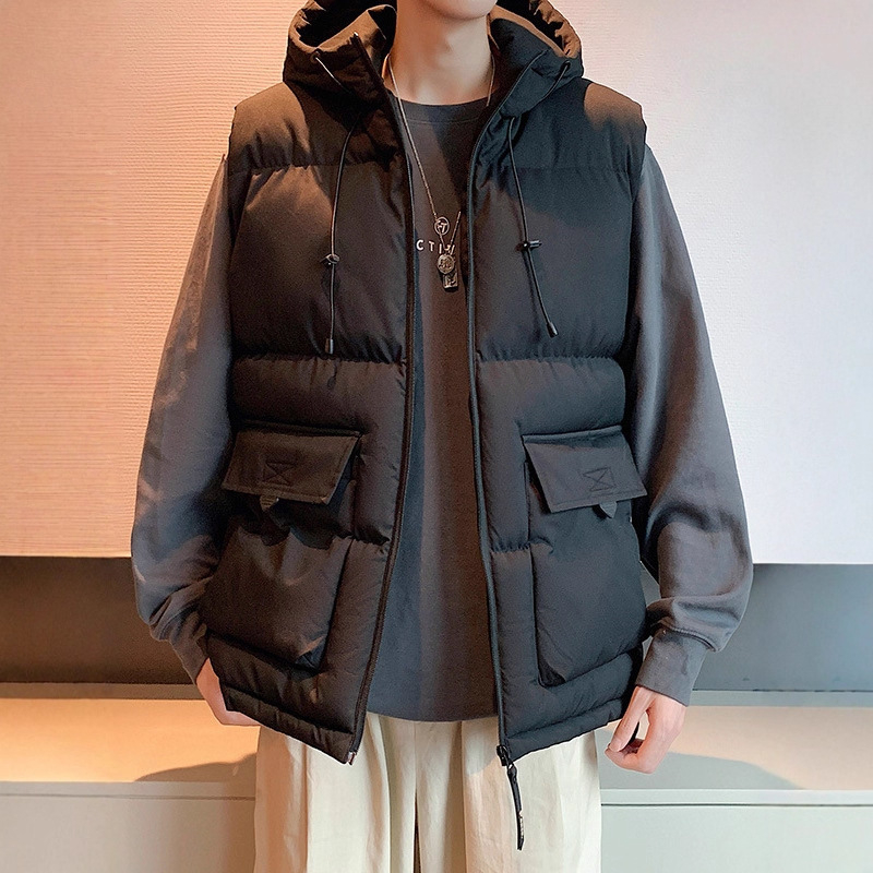 Vyrinė vėdinė liemenė su gobtuvu, poliesterio užpildas, laisvas siluetas, 3D kišenės