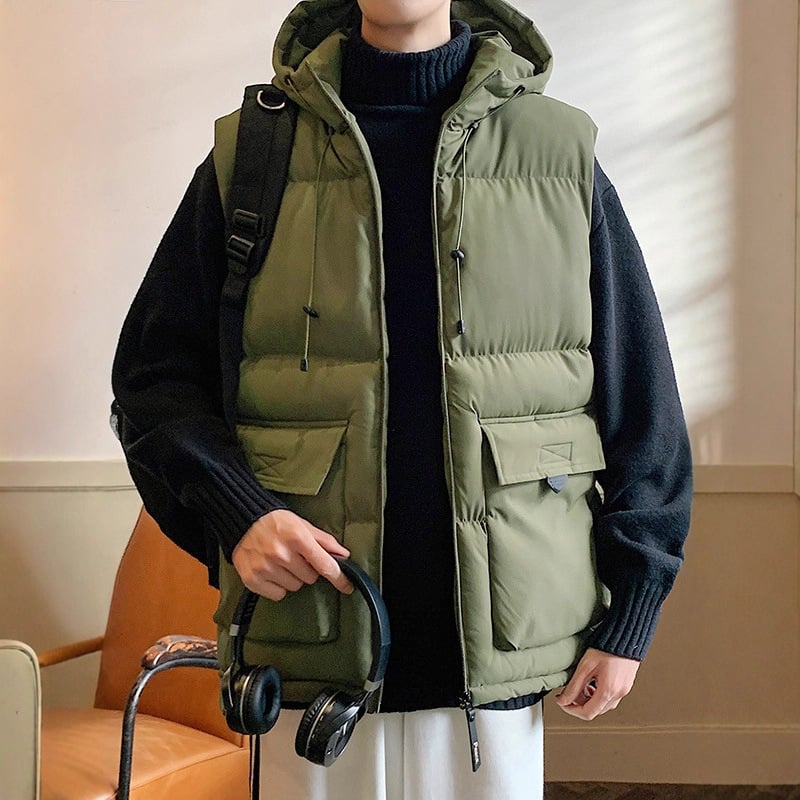 Vyrinė vėdinė liemenė su gobtuvu, poliesterio užpildas, laisvas siluetas, 3D kišenės