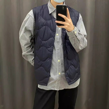 Vīriešu viegla ziemas rudens dūnu veste ar balta pīļu pūdu pildījumu, poliestera audums, plāns siluets, vienas rindas pogu aizdare