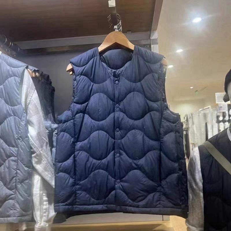 Vīriešu viegla ziemas rudens dūnu veste ar balta pīļu pūdu pildījumu, poliestera audums, plāns siluets, vienas rindas pogu aizdare