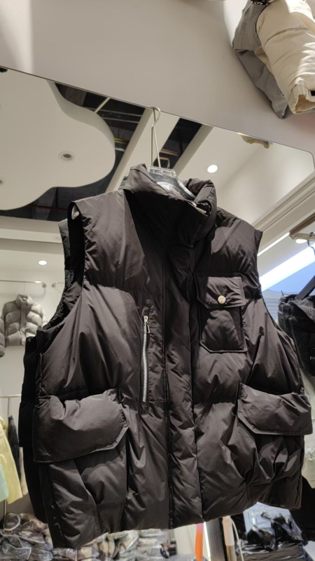 Ženski vesta s perjem, stojeći ovratnik i zatvarač – srednja debljina, normalna duljina (50–65 cm), nije uklonjiva, vanjska tkanina najlon, punilo: pačja perja, ležerni stil
