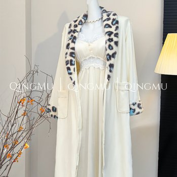 Dvodijelni pidžama set od Island Velvet s V-izrezom i dugim rukavima, debljina 251–300 g/m²