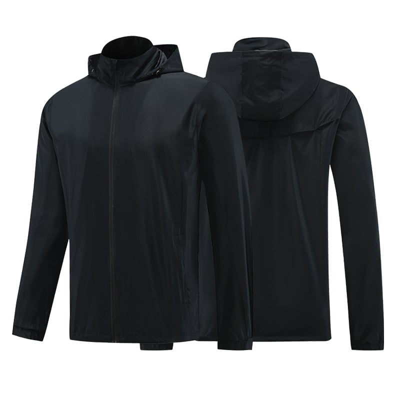 Vaikų lauko sportinė striukė - vėjo atspari ir vandeniui atspari, su nuimamu gobtuvu, stovinti apykaklė, poliesterio audinys