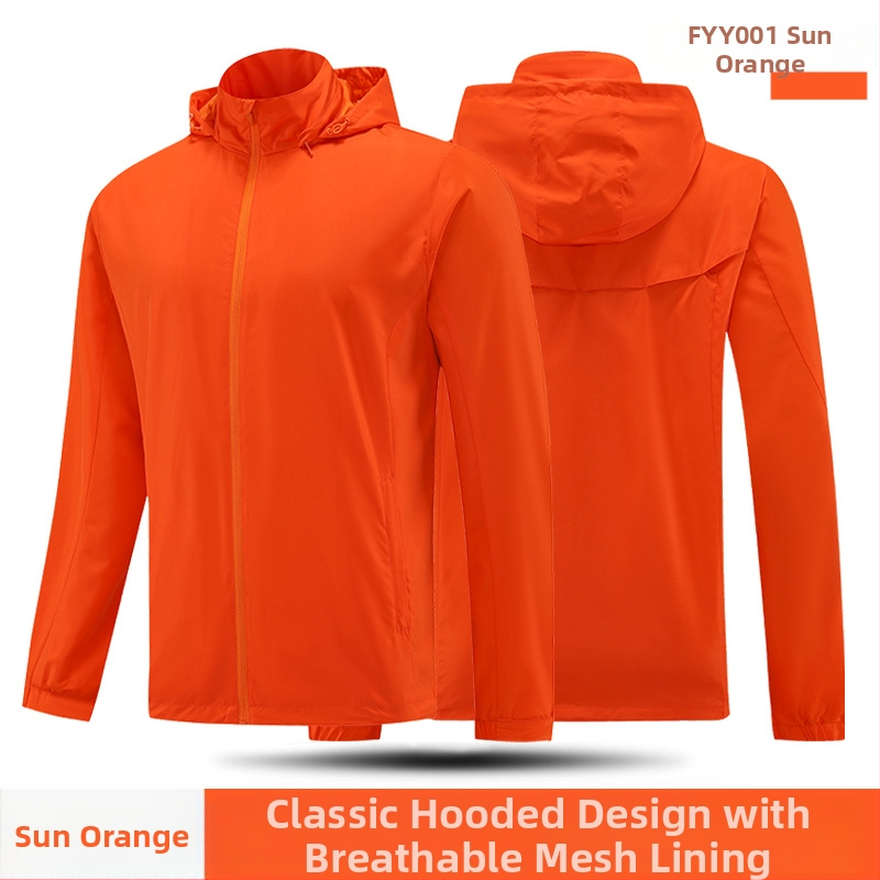 Vaikų lauko sportinė striukė - vėjo atspari ir vandeniui atspari, su nuimamu gobtuvu, stovinti apykaklė, poliesterio audinys