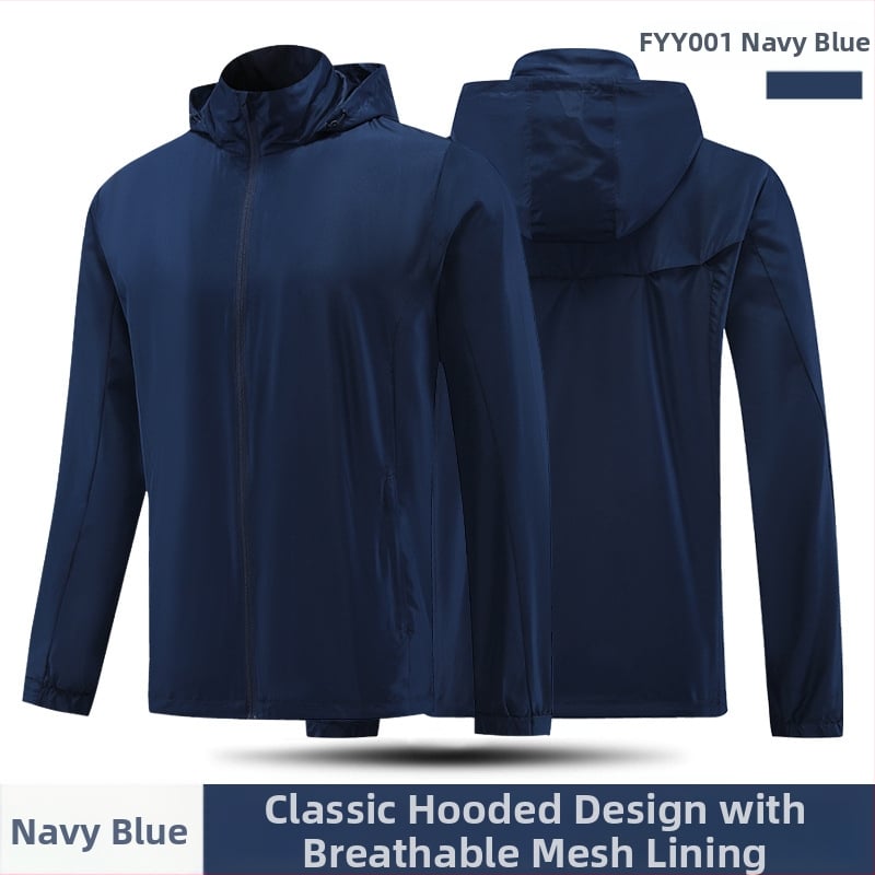 Vaikų lauko sportinė striukė - vėjo atspari ir vandeniui atspari, su nuimamu gobtuvu, stovinti apykaklė, poliesterio audinys