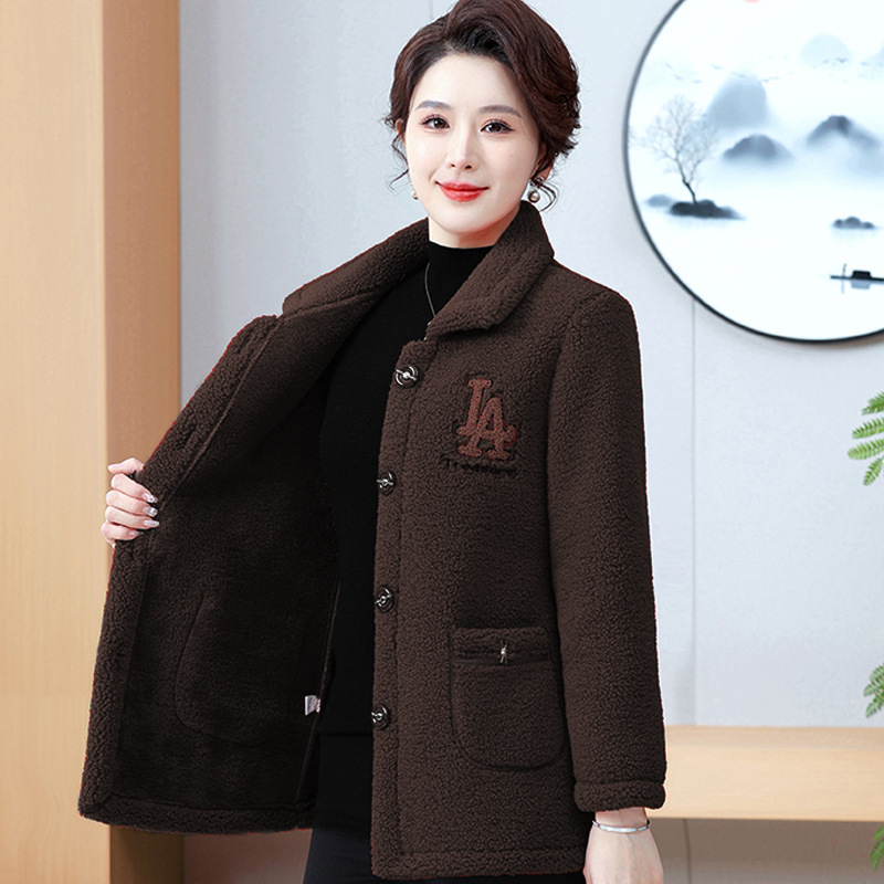 Зимно палто с поларена подплата за зрели жени – дебел стил shearling, плюс размер, ежедневен дизайн (Поларена подплата; Нейлон 50–70%; Полиестер ≤30%; Стил: японско/корейски свободен стил; Дължина: 50–65 см)