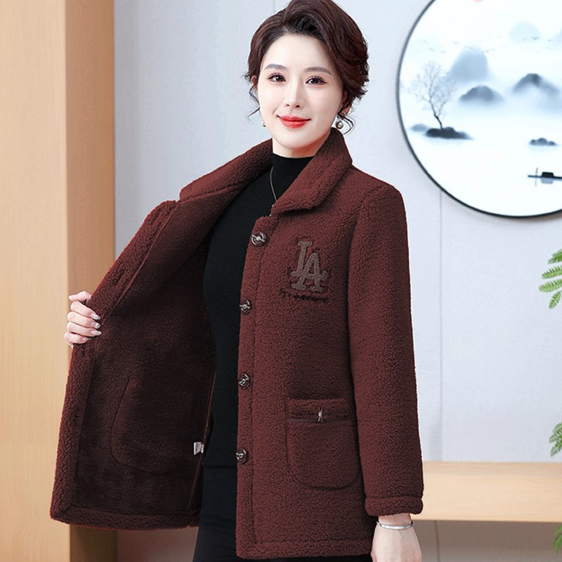 Зимно палто с поларена подплата за зрели жени – дебел стил shearling, плюс размер, ежедневен дизайн (Поларена подплата; Нейлон 50–70%; Полиестер ≤30%; Стил: японско/корейски свободен стил; Дължина: 50–65 см)