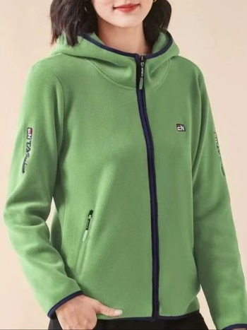 Moteriška striukė su gobtuvu iš fleece, color-block raštas, užtrauktukas, laisvas kirpimas, vidutinio tankio