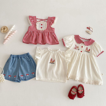 Детска рокля в каре — корейски стил, памук, къс ръкав, стил принцеса, карикатурен принт (лято 2025)