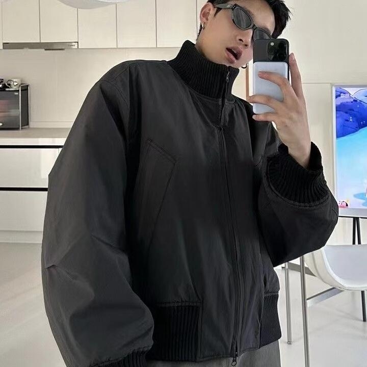 Férfi pamut-töltetű dzseki lazább szabásban, cipzár az elején, kapucni nélkül, téli modell