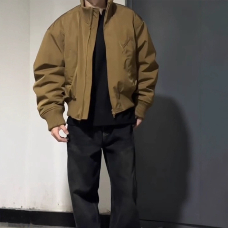 Férfi pamut-töltetű dzseki lazább szabásban, cipzár az elején, kapucni nélkül, téli modell