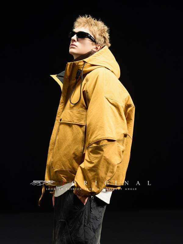 Пухено зимно яке, съдържа гъши пух 86–90%, 550 пухова мощност, качулка с висока яка, дебело подплатено