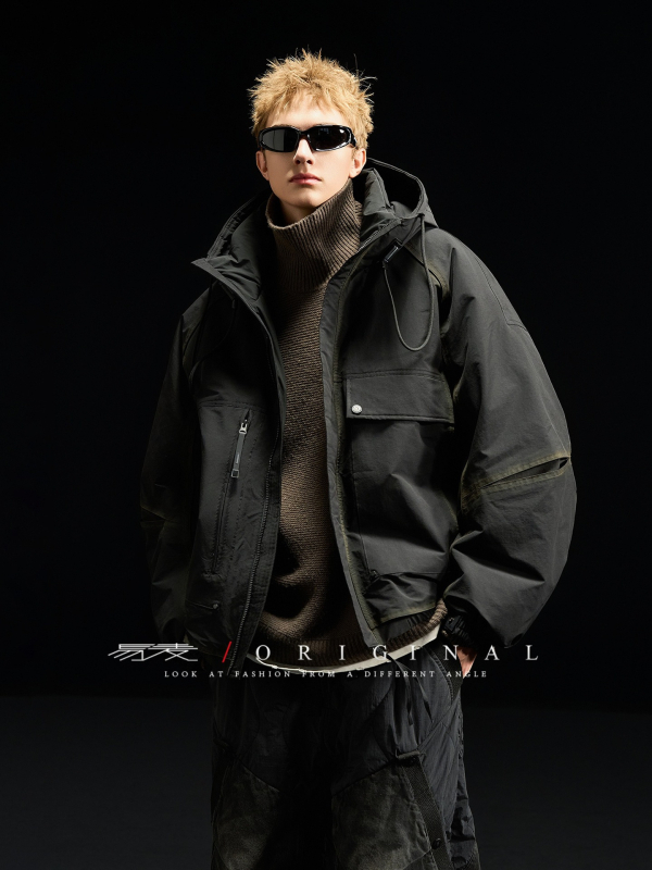 Пухено зимно яке, съдържа гъши пух 86–90%, 550 пухова мощност, качулка с висока яка, дебело подплатено