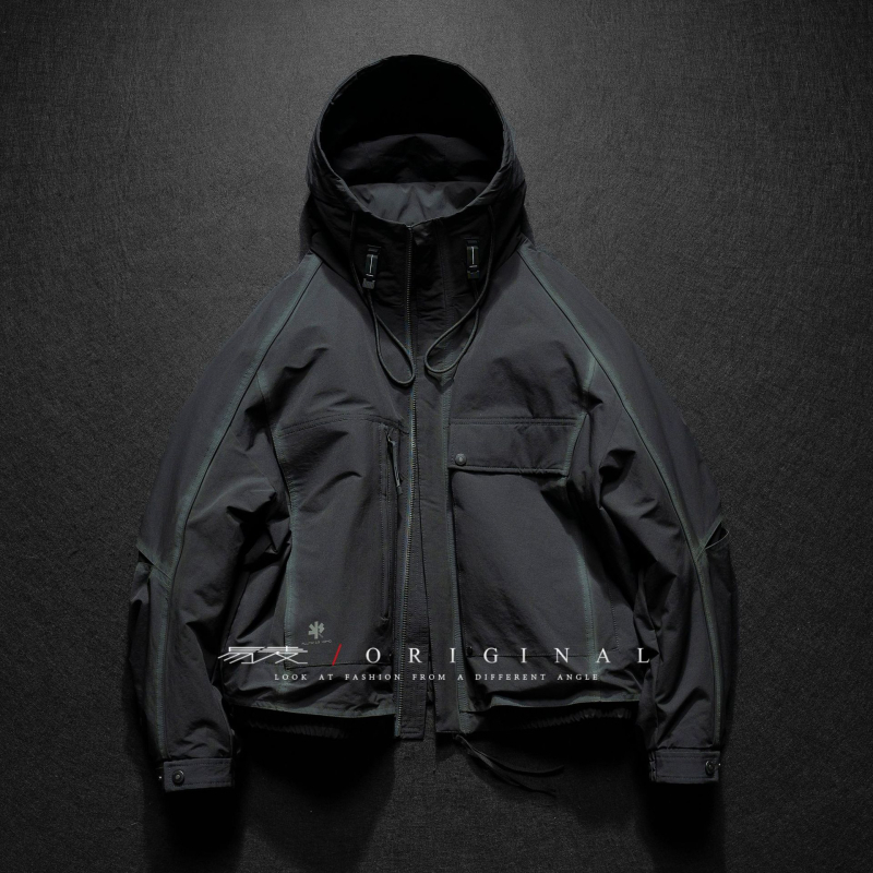 Žieminė pūkinė striukė su antis pūnu įdaru, 86–90% turinys, 550 pūkų talpa, gobtuvas su aukštu apykakliu, storas izoliacijos sluoksnis