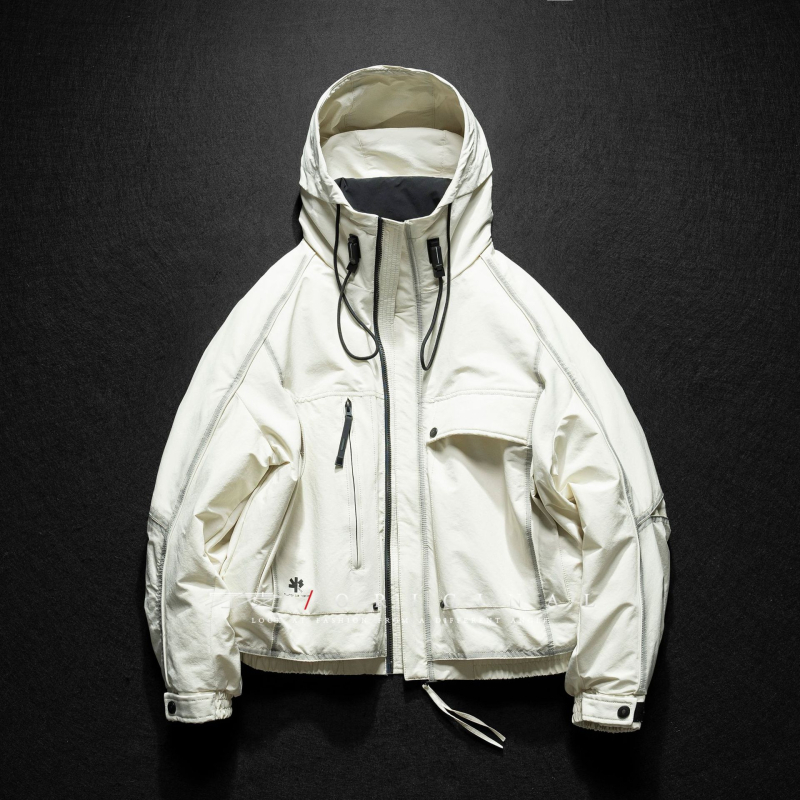 Žieminė pūkinė striukė su antis pūnu įdaru, 86–90% turinys, 550 pūkų talpa, gobtuvas su aukštu apykakliu, storas izoliacijos sluoksnis