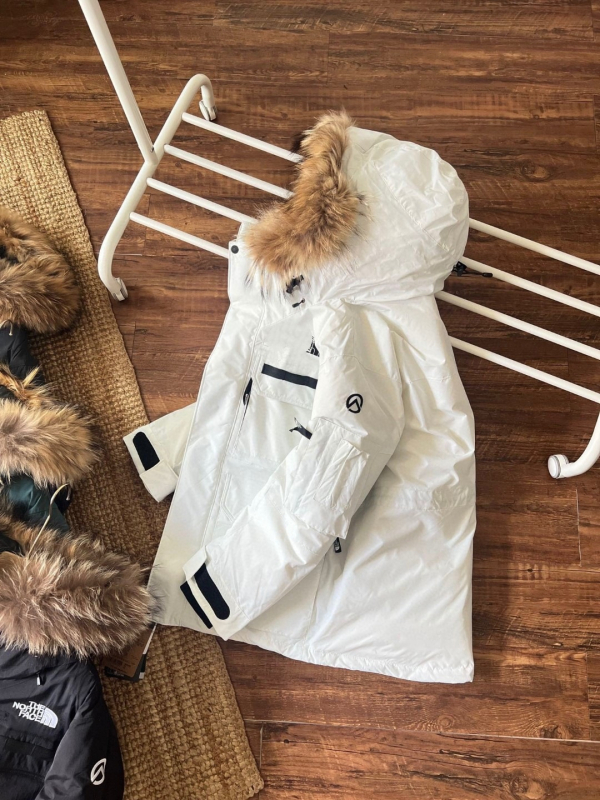 Pūkinė striukė su gobtuvu ir kailine apykakle, stora žieminė striukė vyrams ir moterims, užpildas 150–200 g balta antis dūna, apsauga nuo -30°C iki -15°C