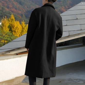 Paltas korejiško stiliaus, laisvo kirpimo, vidutinio ilgio, dvigubo užsegimo, poliesterio audinys