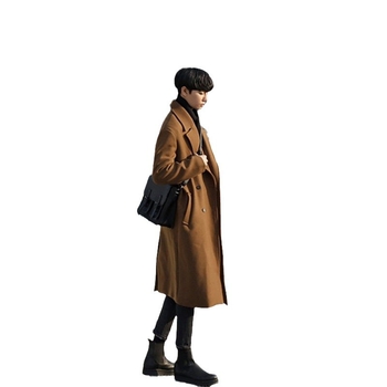 Paltas korejiško stiliaus, laisvo kirpimo, vidutinio ilgio, dvigubo užsegimo, poliesterio audinys