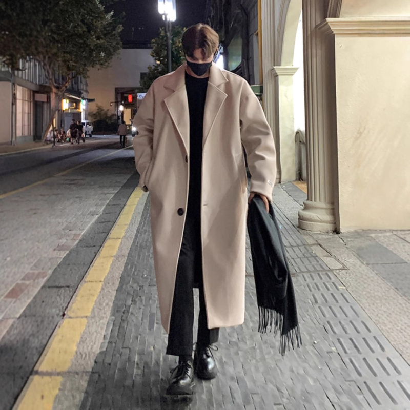 Corduroy vyriškas paltas, laisvas kirpimo, vienbordi užsegimas, diržas, vidutinio ilgio, žieminis.