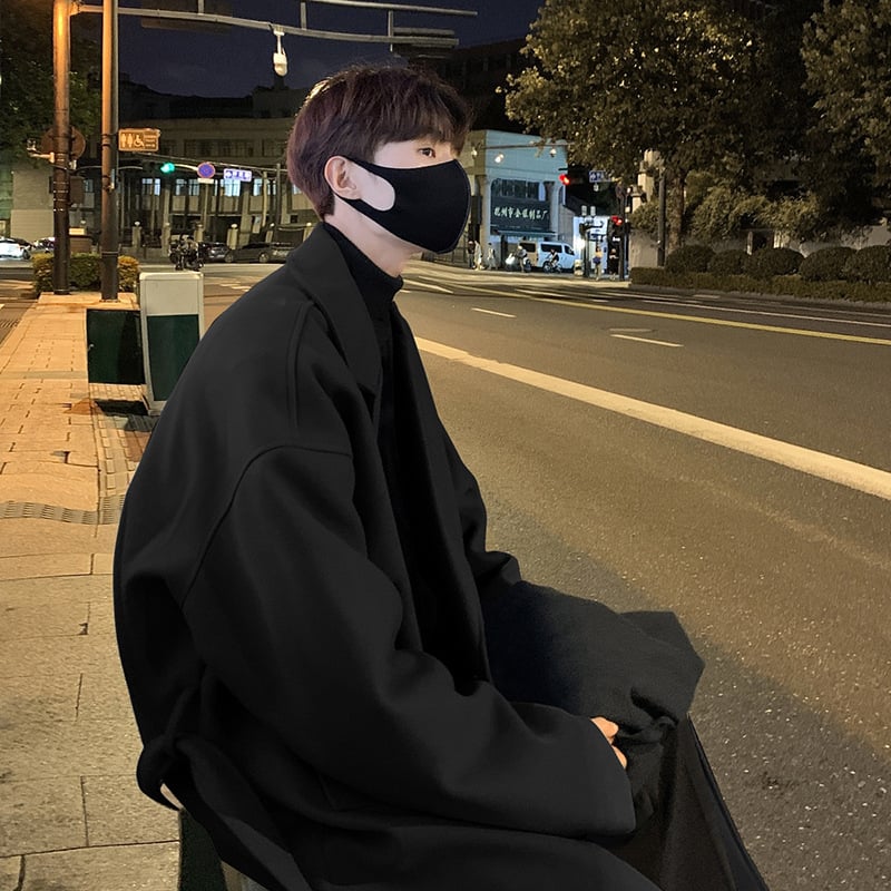 Corduroy vyriškas paltas, laisvas kirpimo, vienbordi užsegimas, diržas, vidutinio ilgio, žieminis.