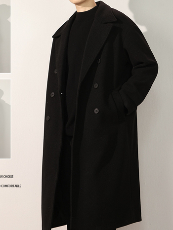 Vyrinis vilnonis paltas su kubanų apykakle, dvigubai užsegamas, storas, vidutinio ilgio