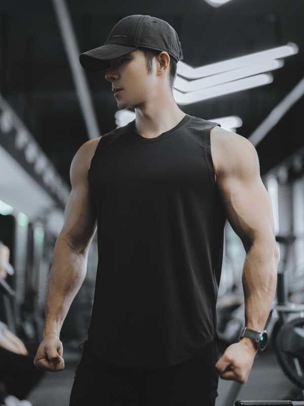 Sportski top bez rukava s okruglim izrezom, poliester tkanina, 80–90% sadržaj poliestera, ljetno, tanak