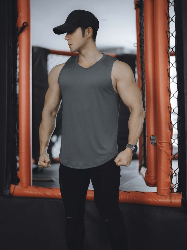 Sportski top bez rukava s okruglim izrezom, poliester tkanina, 80–90% sadržaj poliestera, ljetno, tanak