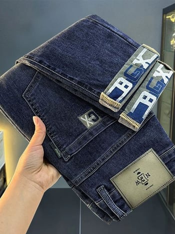 Muške traperice uskog kroja, srednji struk, zip, debela unutarnja podstava od pamuka s elastičnošću, mali uski ravni nogavice