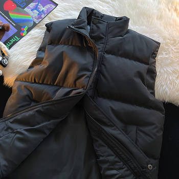 Vyrinė medvilninė pūkinė liemenė, medvilnės įdėklas, vidutinio ilgio, laisvas kirpimas, mygtukų užsegimas