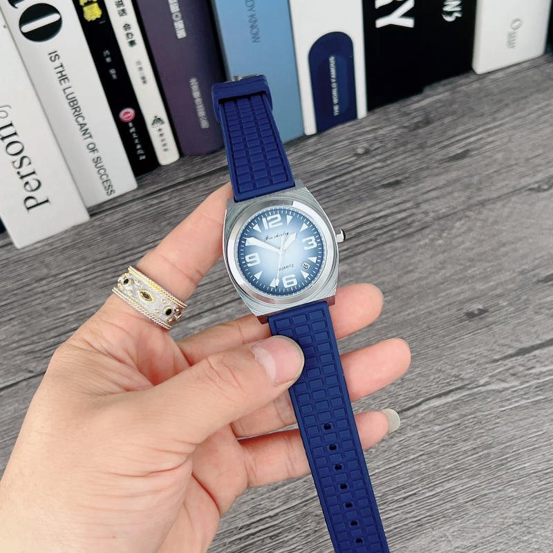 Ceas analog cuarț cu cadran luminos, curea din silicon, cadran pătrat, calendar