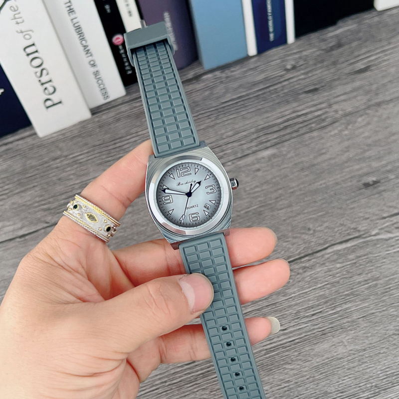 Ceas analog cuarț cu cadran luminos, curea din silicon, cadran pătrat, calendar