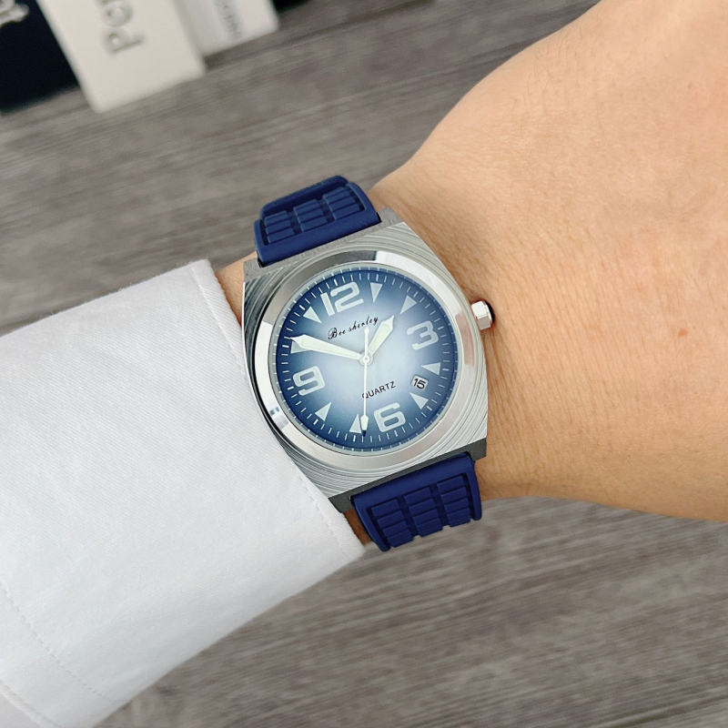 Ceas analog cuarț cu cadran luminos, curea din silicon, cadran pătrat, calendar