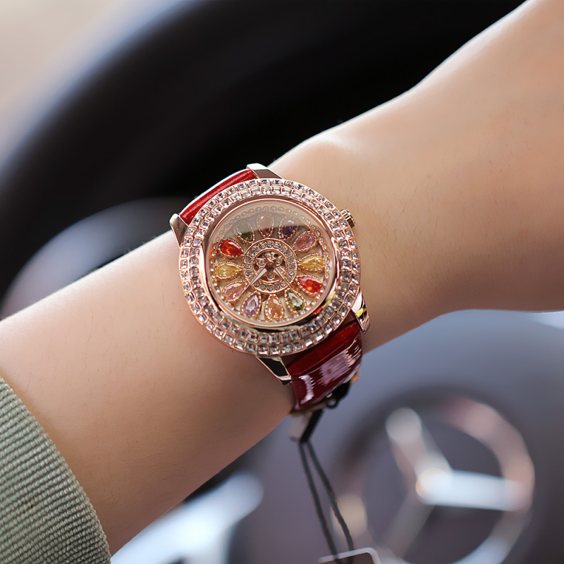 Női bőrszíjas kvarcóra gyémánt díszítésű számlappal, 42 mm-es számlap, japán mozgás, 30 m-es vízállóság