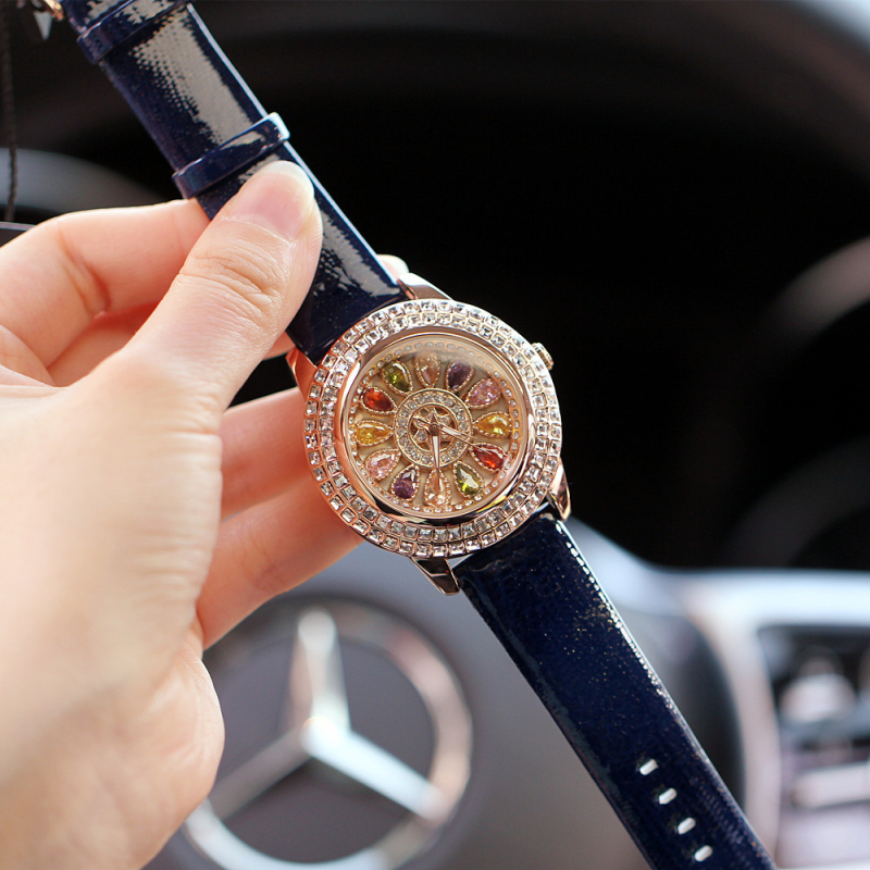 Női bőrszíjas kvarcóra gyémánt díszítésű számlappal, 42 mm-es számlap, japán mozgás, 30 m-es vízállóság