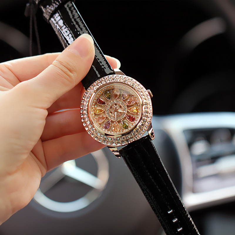 Női bőrszíjas kvarcóra gyémánt díszítésű számlappal, 42 mm-es számlap, japán mozgás, 30 m-es vízállóság