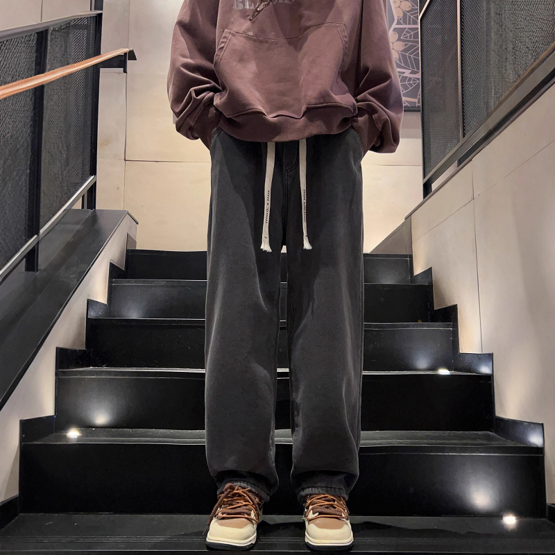 Muške traperice od denima s baršunastim podstavom i fleece unutarnjom oblogom, ravni kroj, srednji pojas, šnura zatvaranje