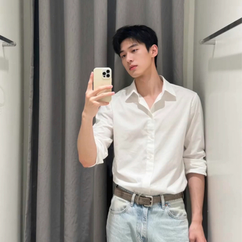 Férfi ing – fiatalos casual, laza szabás, poliészter ≥96%, hosszú ujjak, blokkokkal tervezett minta.