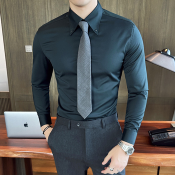 Férfi slim-fit hosszú ujjú ing, hosszú hegyes gallér, egyszínű, poliészter rostokból készült kevert szövet, yarn-dyed, őszi 2023