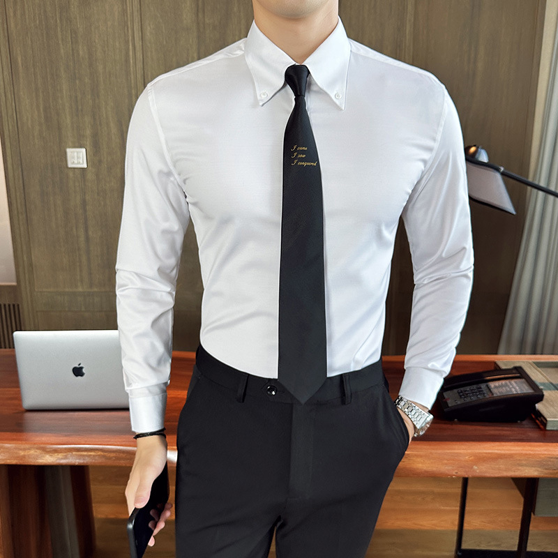 Férfi slim-fit hosszú ujjú ing, hosszú hegyes gallér, egyszínű, poliészter rostokból készült kevert szövet, yarn-dyed, őszi 2023